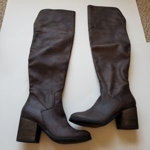 Hinge Canton brown over the knee boot.